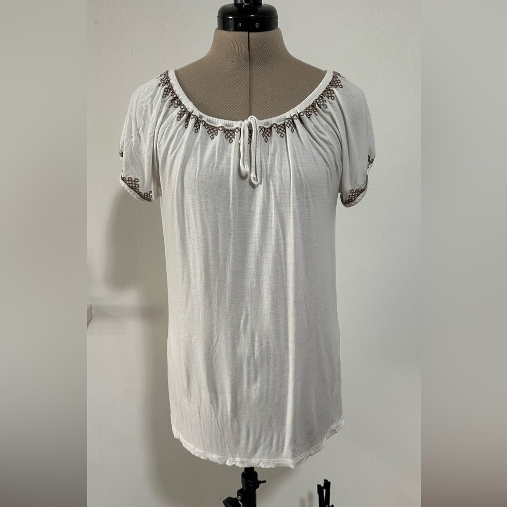 DKNYC White Cuffed Sleeve Tie Front Blouse